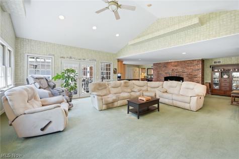 65 Redfern Drive Youngstown OH 44505