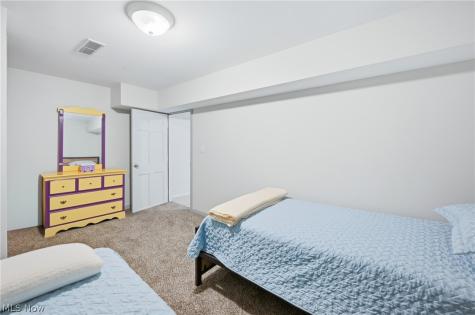 65 Redfern Drive Youngstown OH 44505