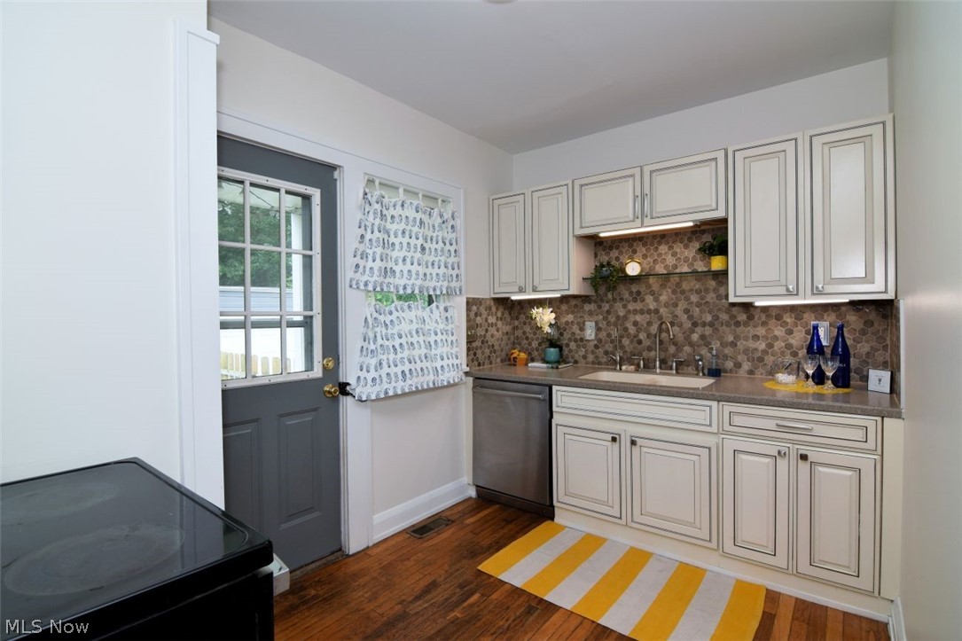2453 Kingston Road Cleveland Heights OH 44118