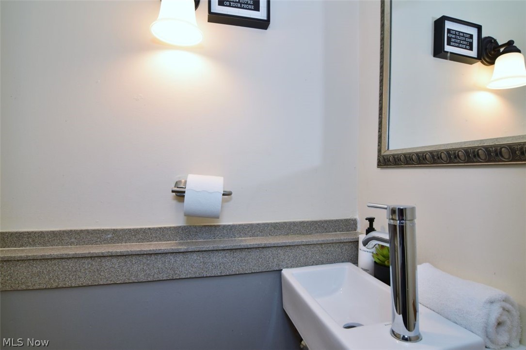 2453 Kingston Road Cleveland Heights OH 44118