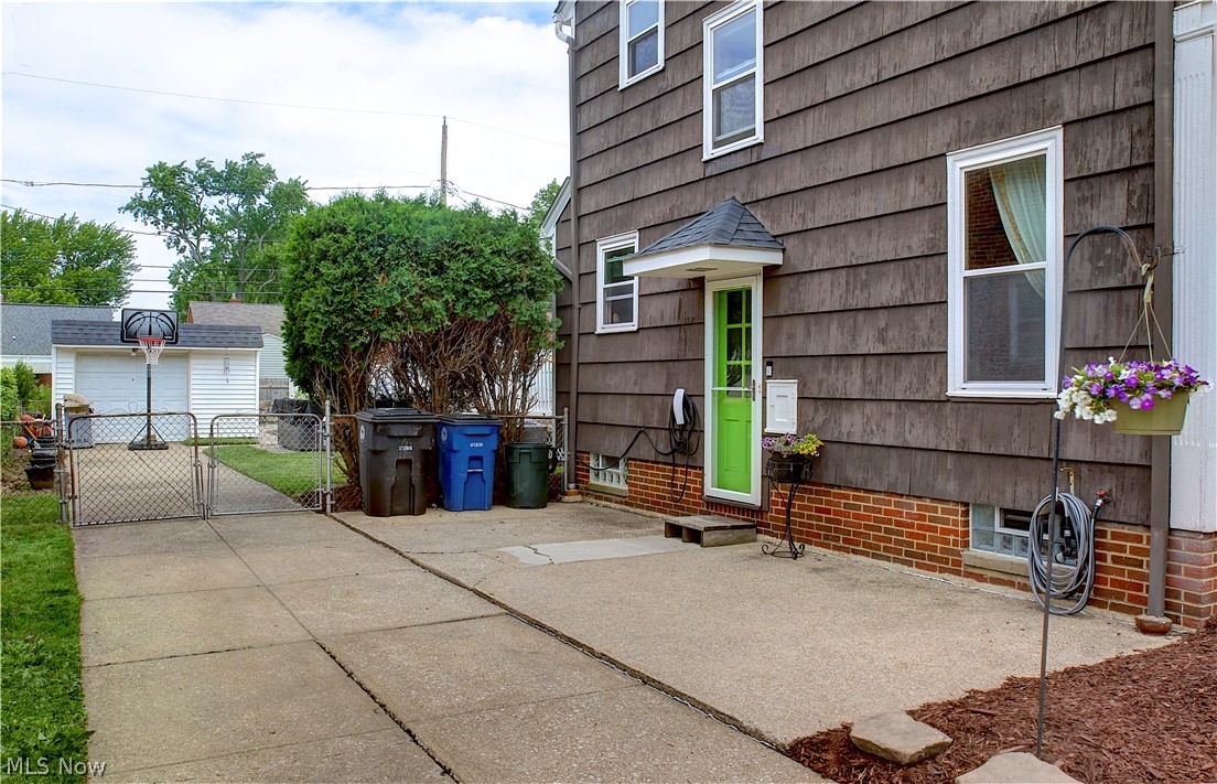 16204 W Park Road Cleveland OH 44111