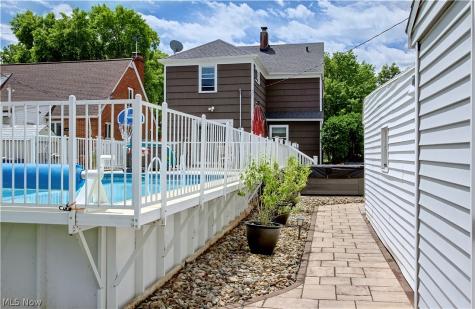 16204 W Park Road Cleveland OH 44111