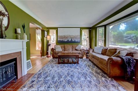 16204 W Park Road Cleveland OH 44111