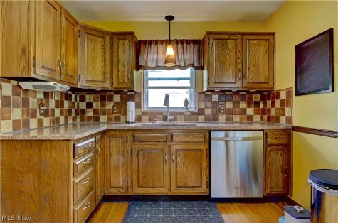 16204 W Park Road Cleveland OH 44111