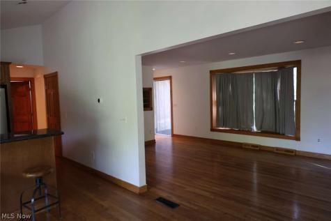 3057 Long Road Akron OH 44312