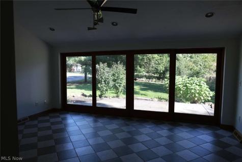 3057 Long Road Akron OH 44312