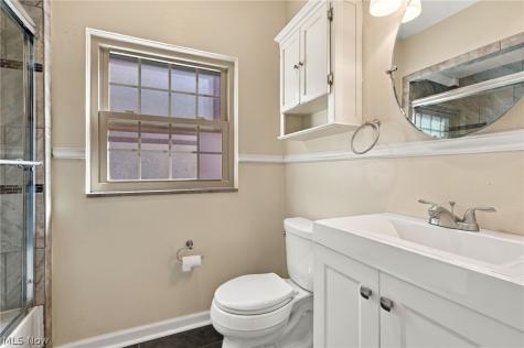 16605 Westdale Avenue Cleveland OH 44135
