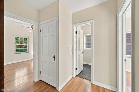 16605 Westdale Avenue Cleveland OH 44135