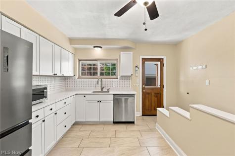 16605 Westdale Avenue Cleveland OH 44135