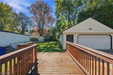 16605 Westdale Avenue Cleveland OH 44135