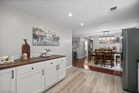 1135 Royal Drive Amherst OH 44001
