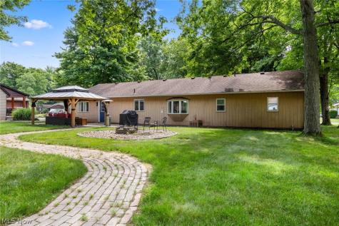 1135 Royal Drive Amherst OH 44001