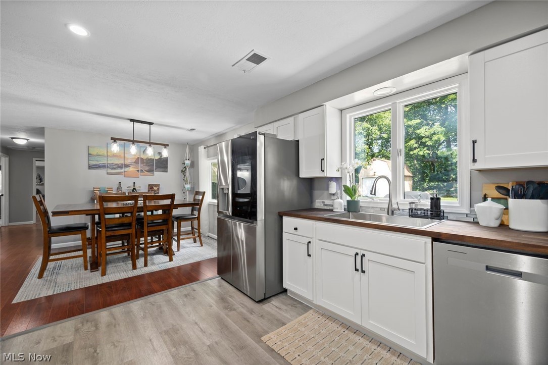 1135 Royal Drive Amherst OH 44001