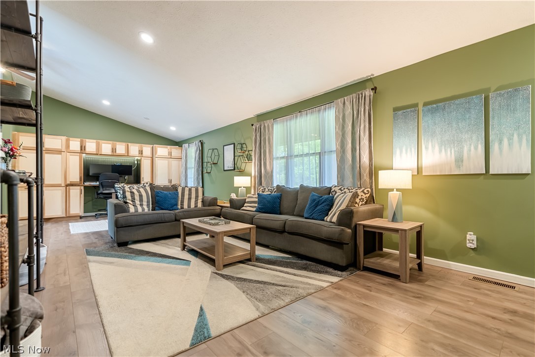 207 Mount Pleasant Road Green OH 44216