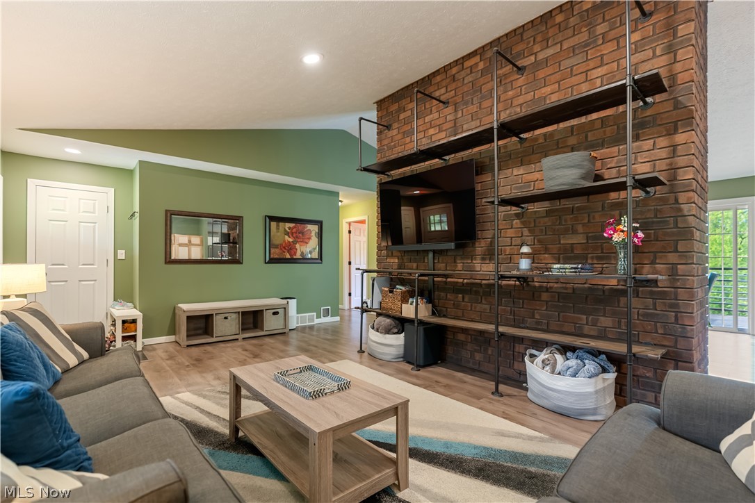207 Mount Pleasant Road Green OH 44216