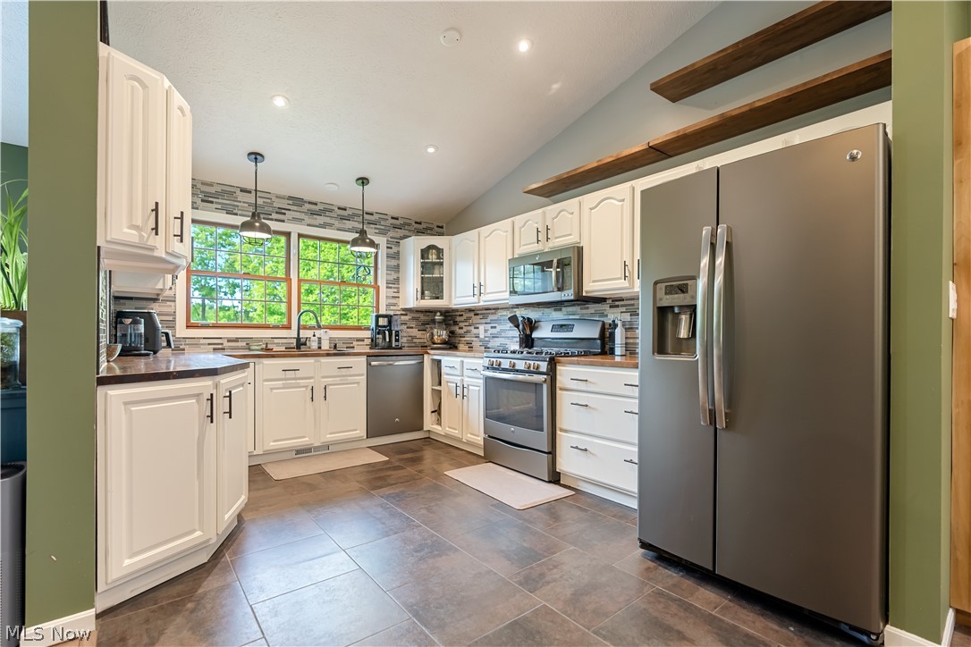 207 Mount Pleasant Road Green OH 44216