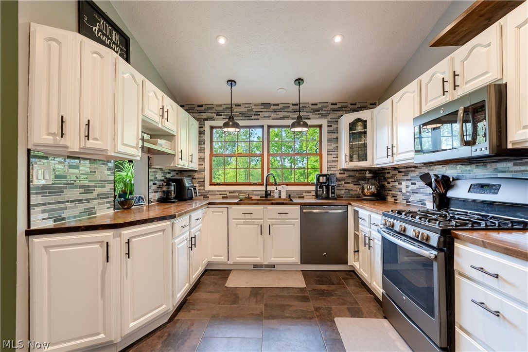 207 Mount Pleasant Road Green OH 44216