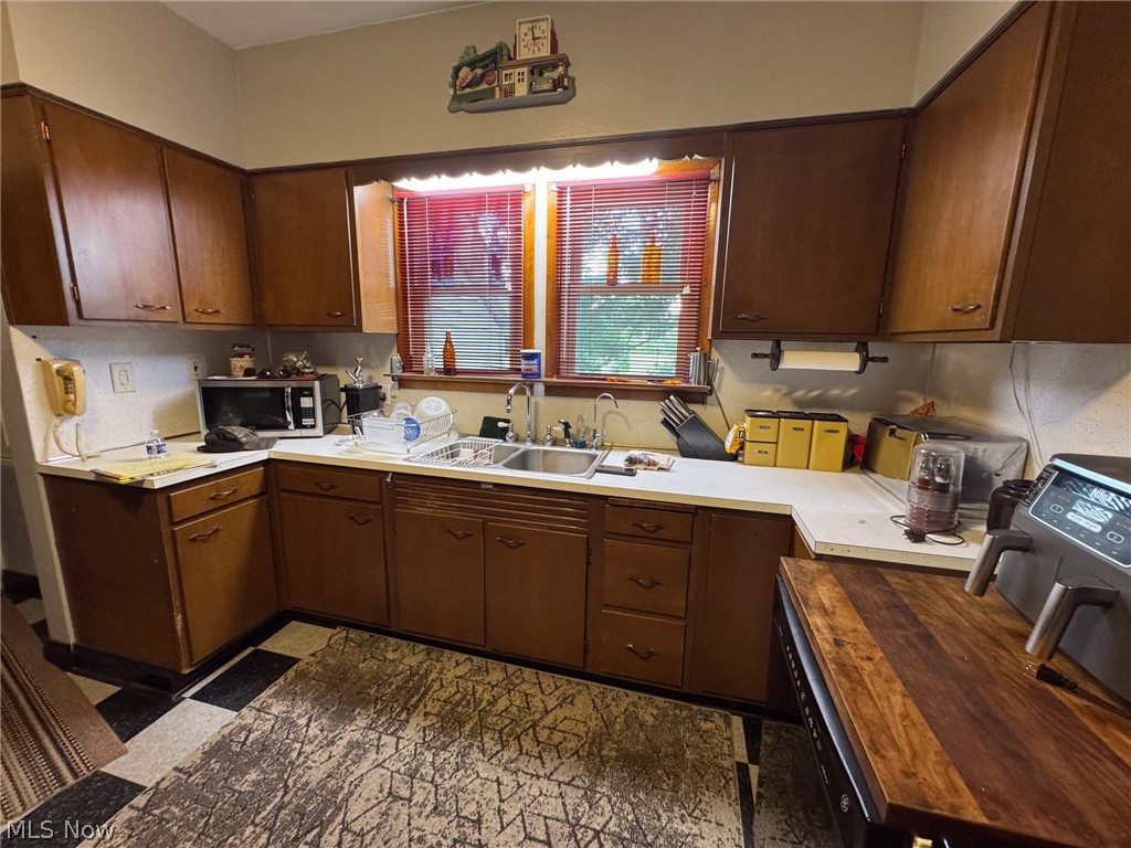 7305 S Duck Creek Road Berlin Center OH 44401