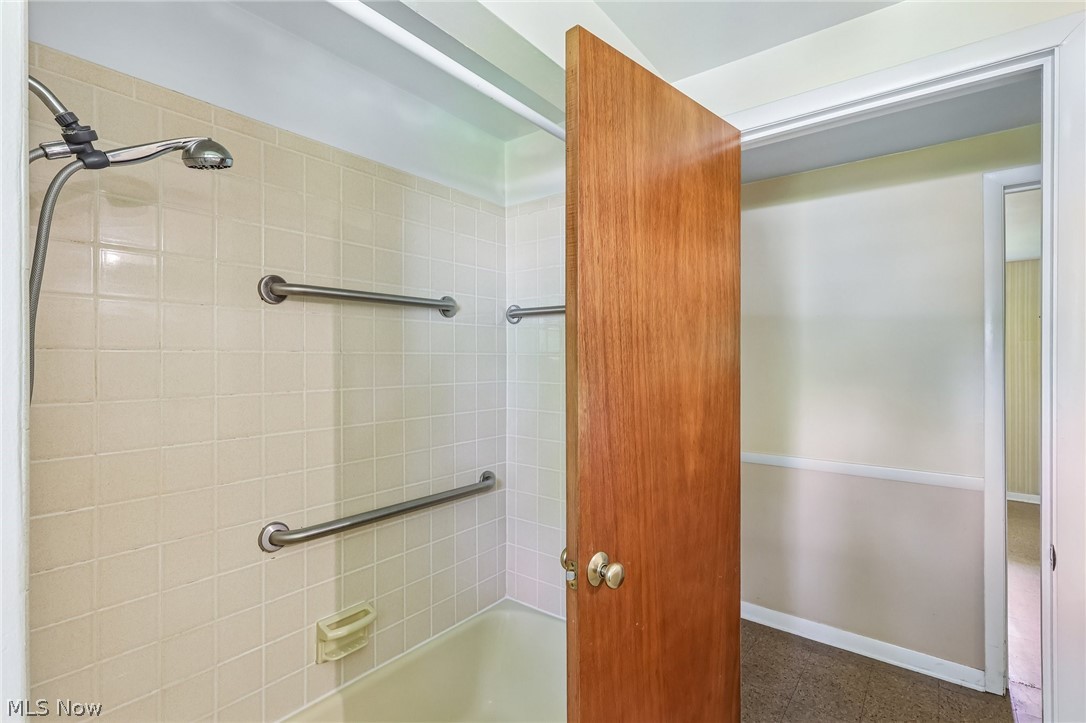 9087 Ranch Drive Chesterland OH 44026