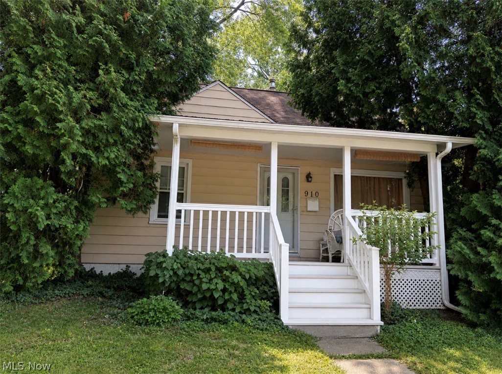 910 E 14th Street Ashtabula OH 44004