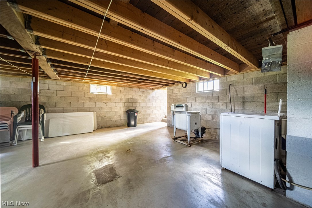 16494 Madison Road Middlefield OH 44062