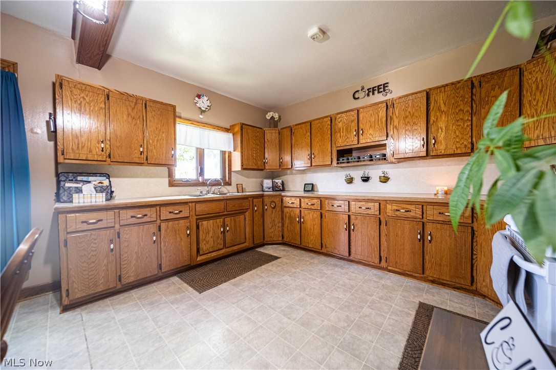 16494 Madison Road Middlefield OH 44062