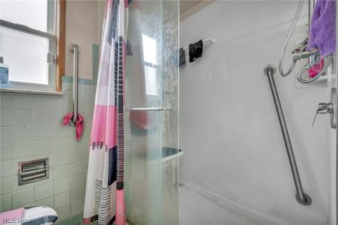 4008 E 186th Street Cleveland OH 44122