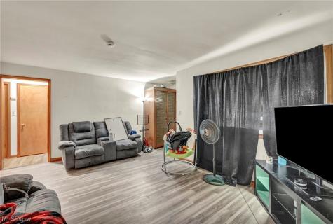 4008 E 186th Street Cleveland OH 44122