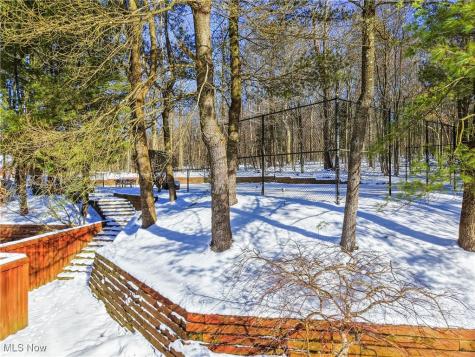 999 Chestnut Run Gates Mills OH 44040