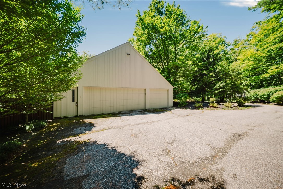 999 Chestnut Run Gates Mills OH 44040