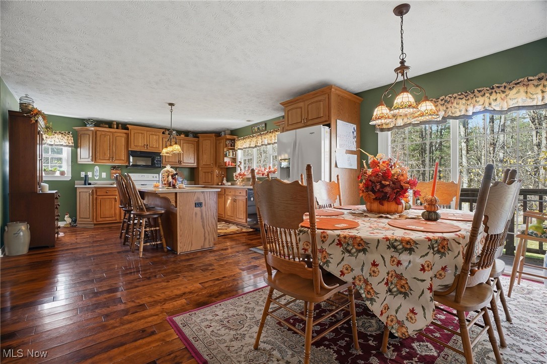 11800 Bass Lake Road Chardon OH 44024