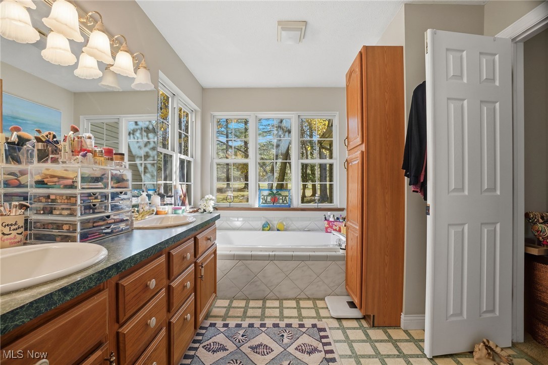 11800 Bass Lake Road Chardon OH 44024