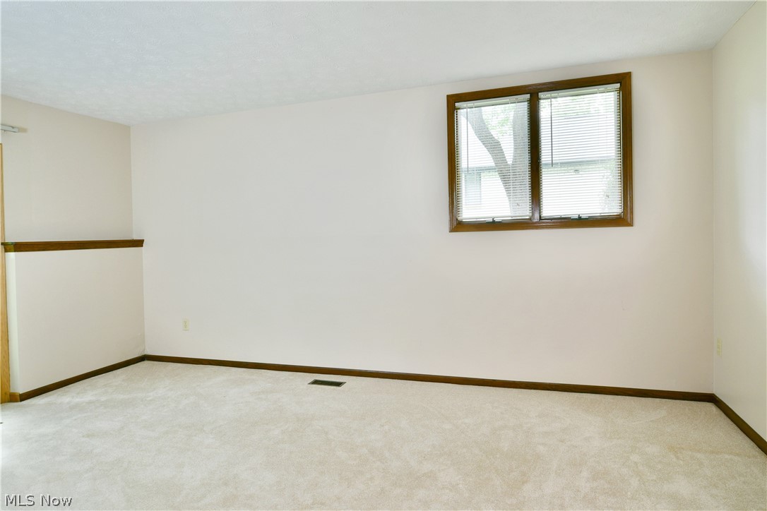 9540 Falcon Trak NE Warren OH 44484