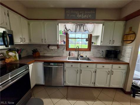 126 Valley Forge Circle Elyria OH 44035