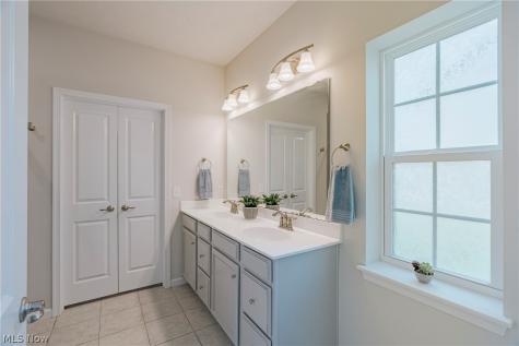 9049 Winfield Lane North Ridgeville OH 44039