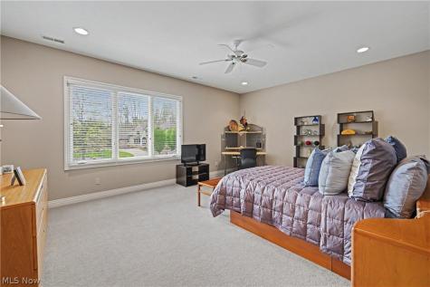 520 Bristol Drive Aurora OH 44202