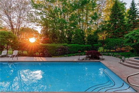520 Bristol Drive Aurora OH 44202