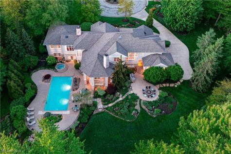 520 Bristol Drive Aurora OH 44202