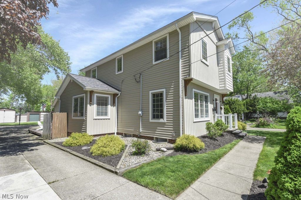 24164 Smith Avenue Westlake OH 44145