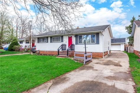 902 Colonel Drive Cleveland OH 44109