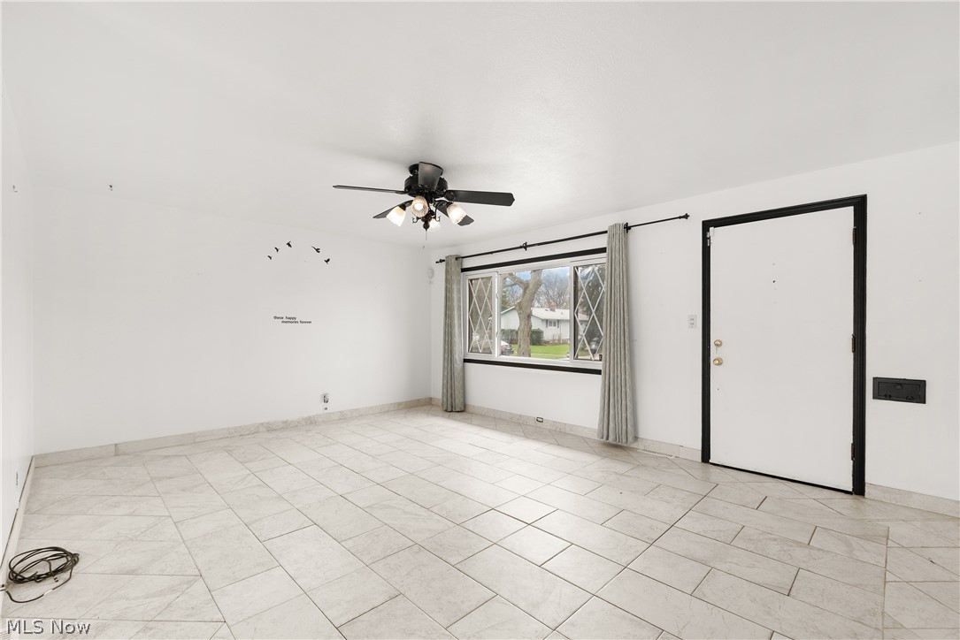 902 Colonel Drive Cleveland OH 44109
