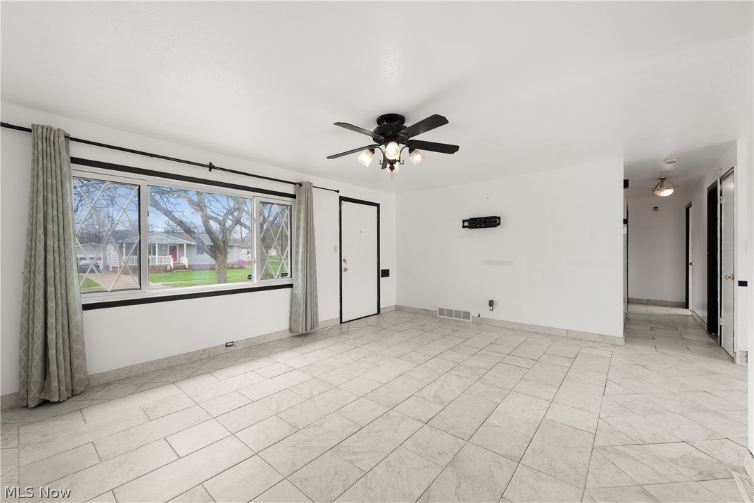902 Colonel Drive Cleveland OH 44109