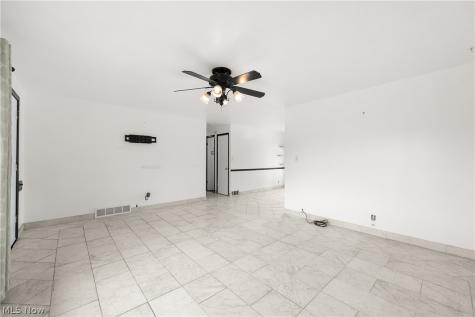 902 Colonel Drive Cleveland OH 44109