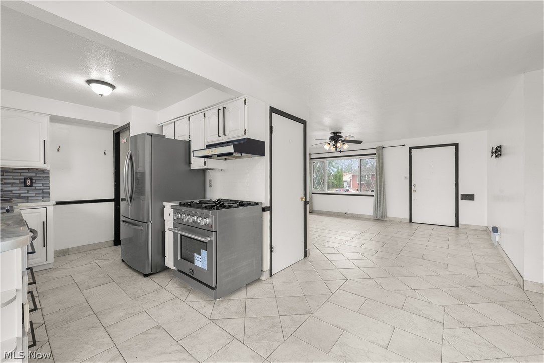 902 Colonel Drive Cleveland OH 44109