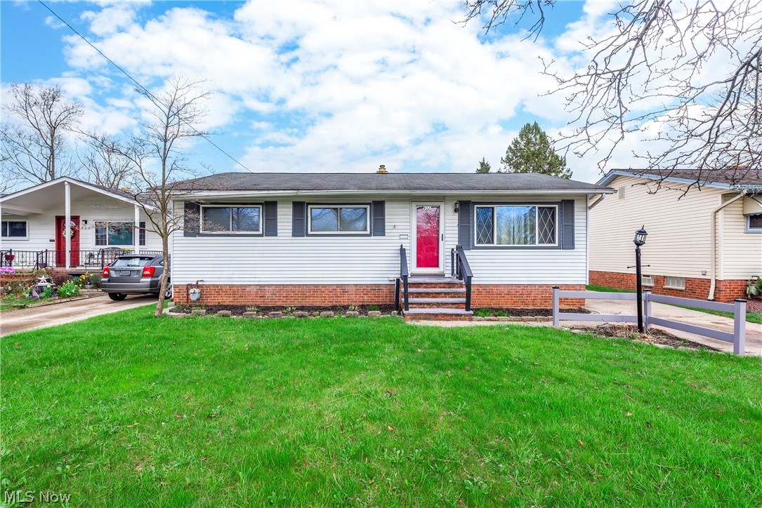 902 Colonel Drive Cleveland OH 44109
