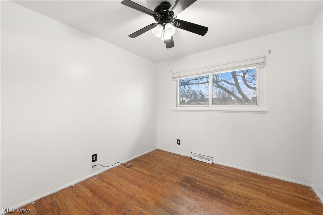 902 Colonel Drive Cleveland OH 44109