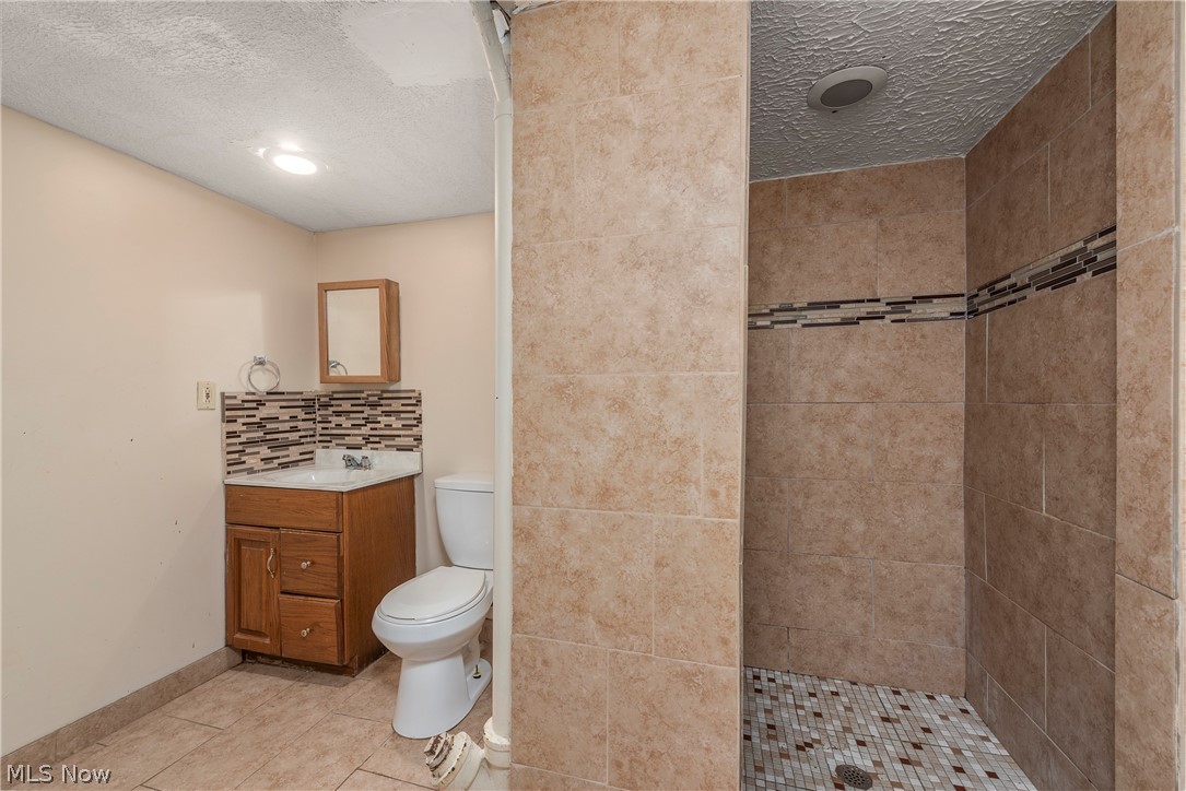 902 Colonel Drive Cleveland OH 44109
