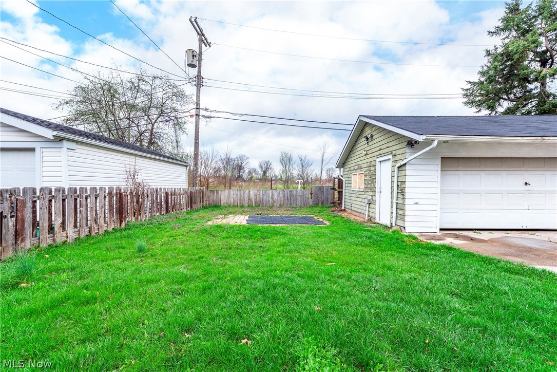 902 Colonel Drive Cleveland OH 44109