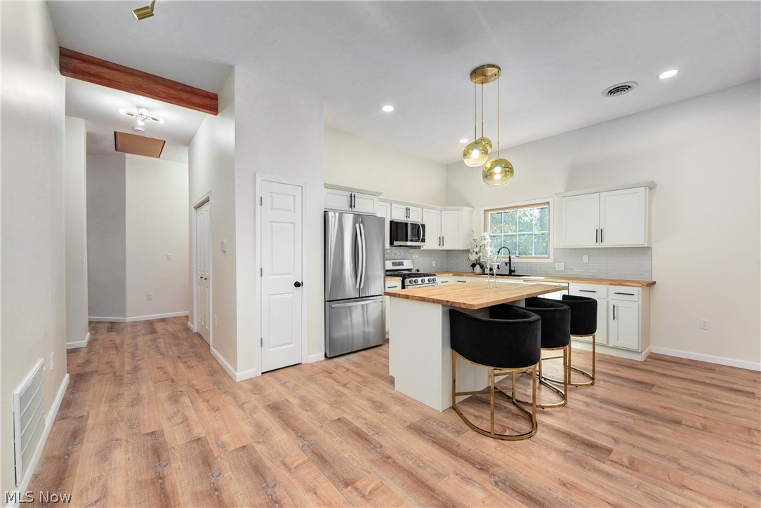 924 Greyton Cleveland Heights OH 44112