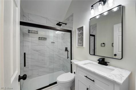 924 Greyton Cleveland Heights OH 44112